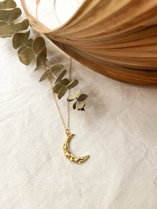 Lumina organic moon charm 18K gold plated silver neckchain