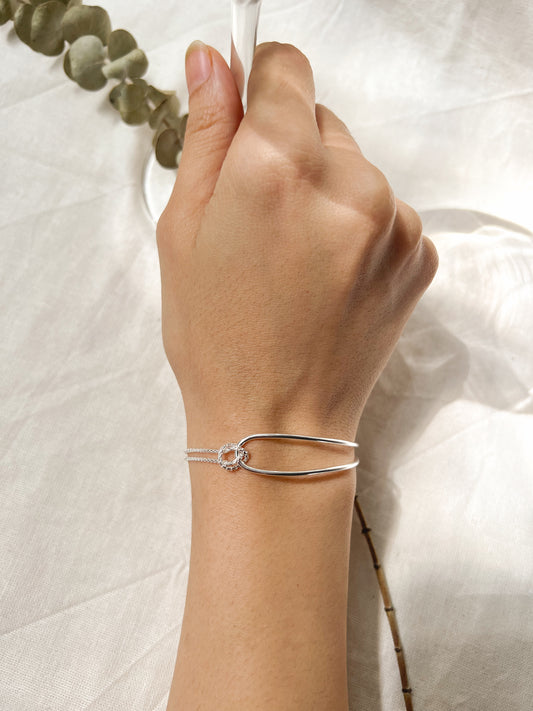 Half moon bracelet in sterling silver