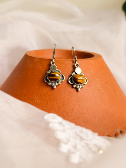 Ruha fish hooks with tiger eye stone
