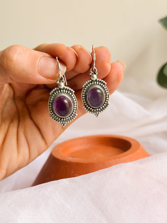 Angoori fish hooks in silver with amethyst stone