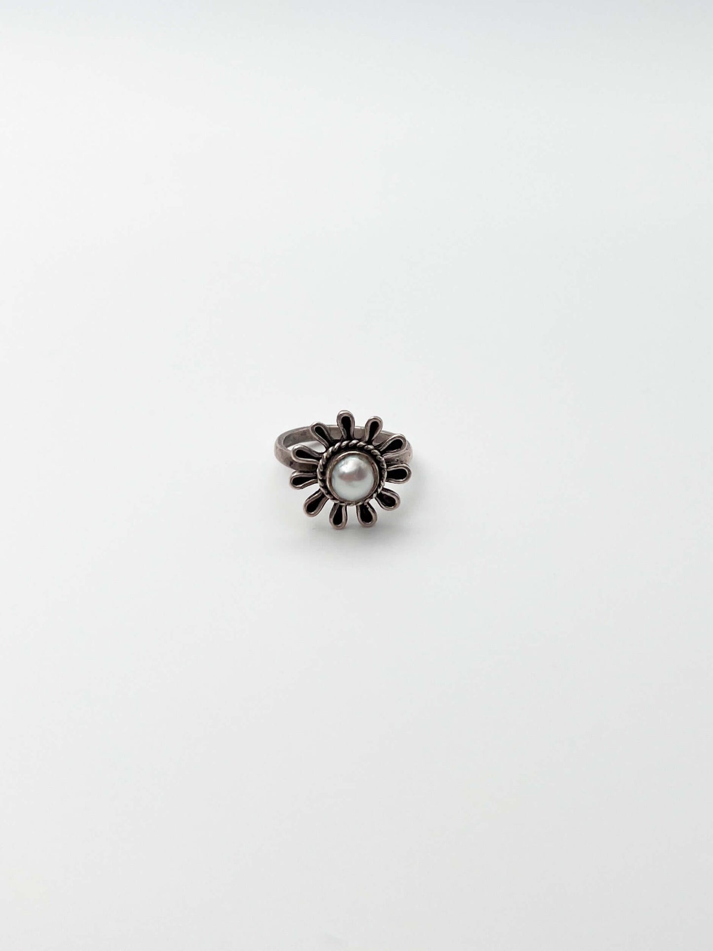 Phool silver ring with pearl