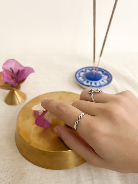 Twisty adjustable ring in sterling silver