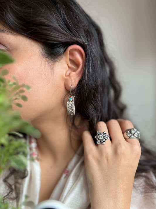 Elakshi silver ring with polki and zircons