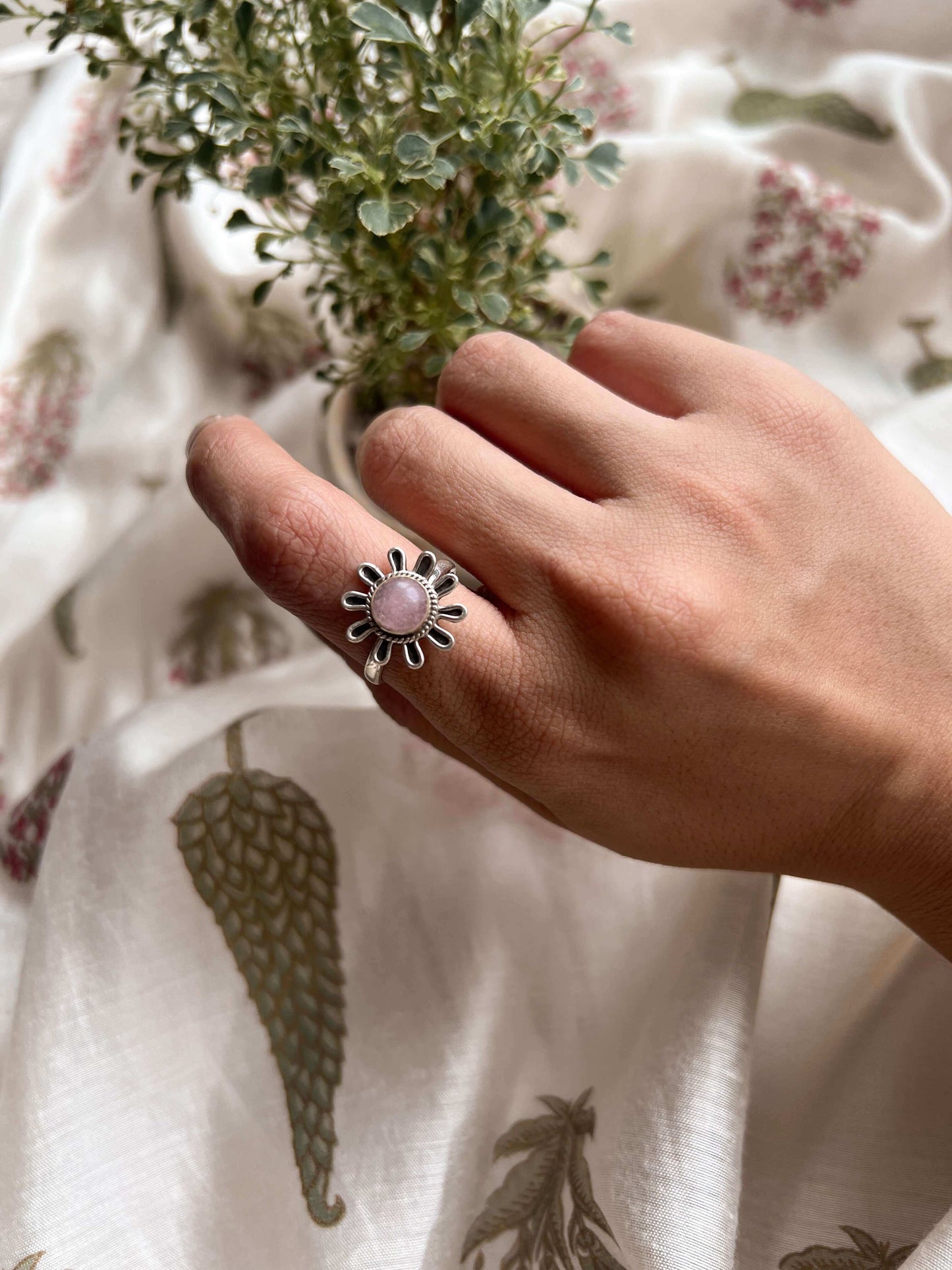 Phool silver ring with pink quartz