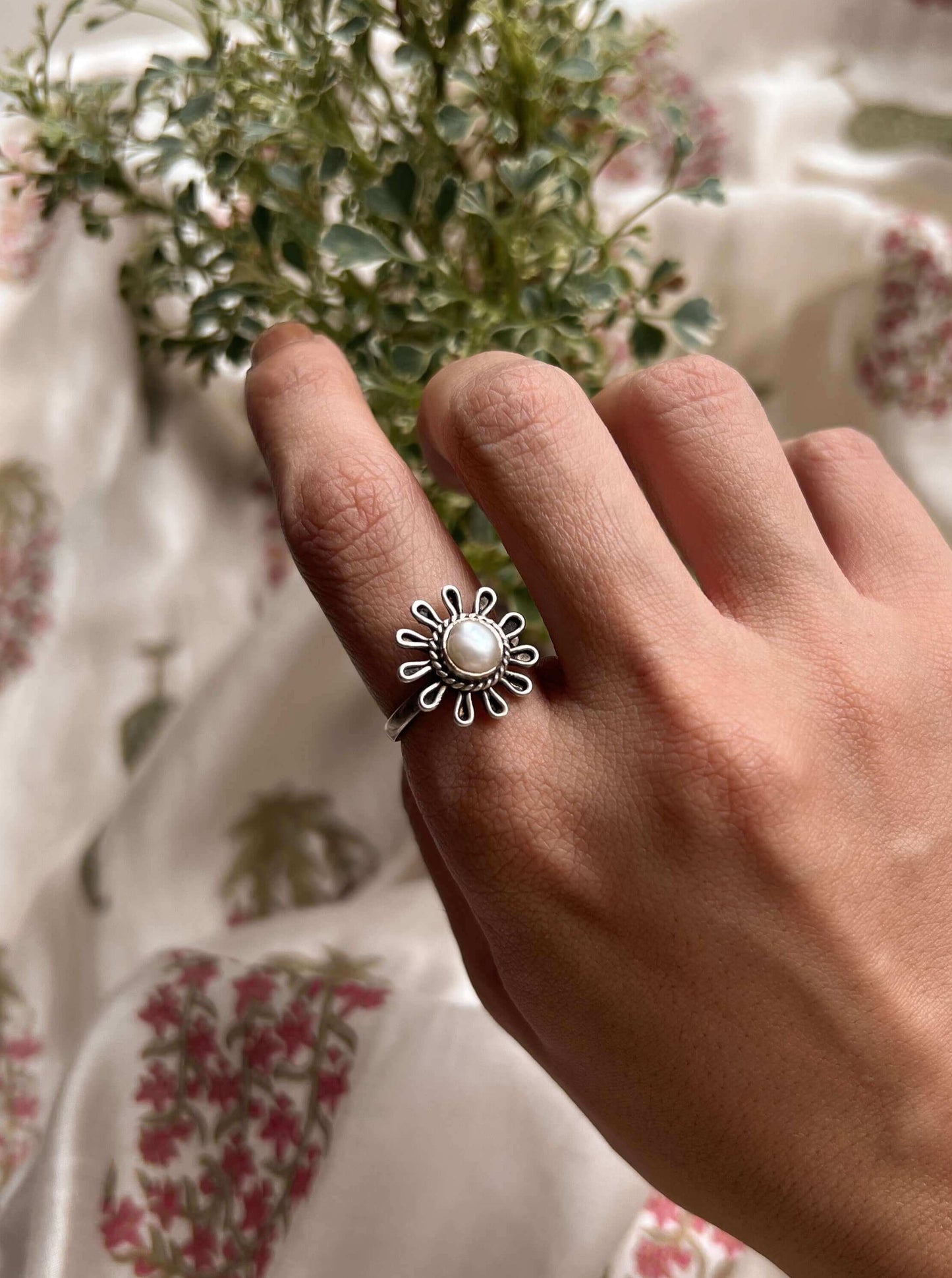 Phool silver ring with pearl