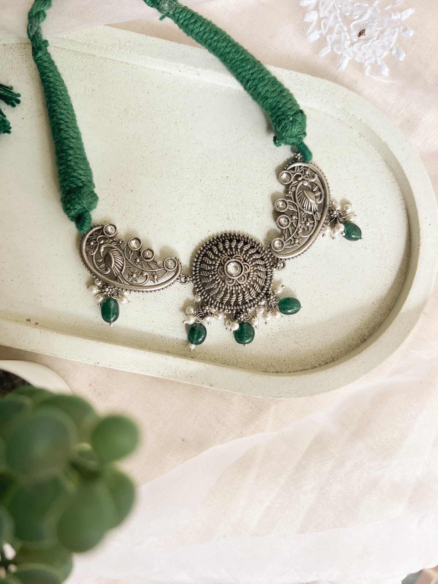 Parigul intricate choker in sterling silver with jade stone