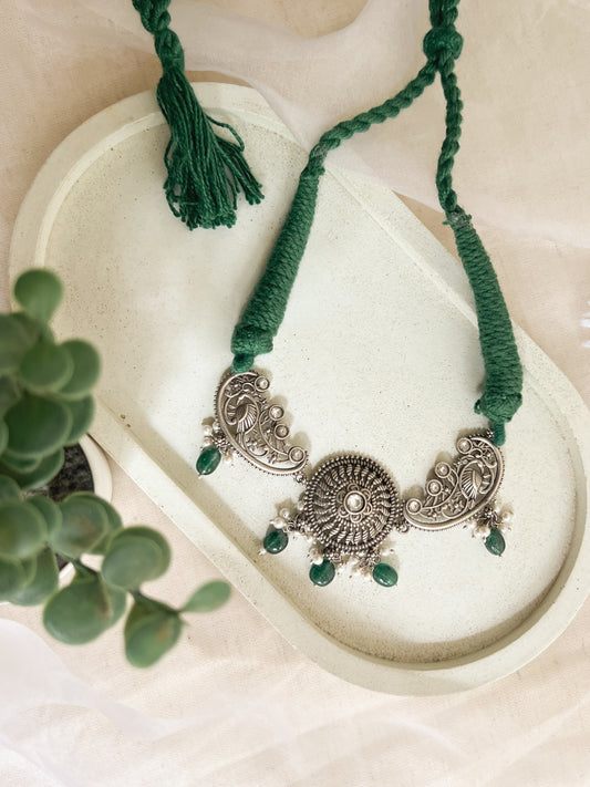 Parigul intricate choker in sterling silver with jade stone