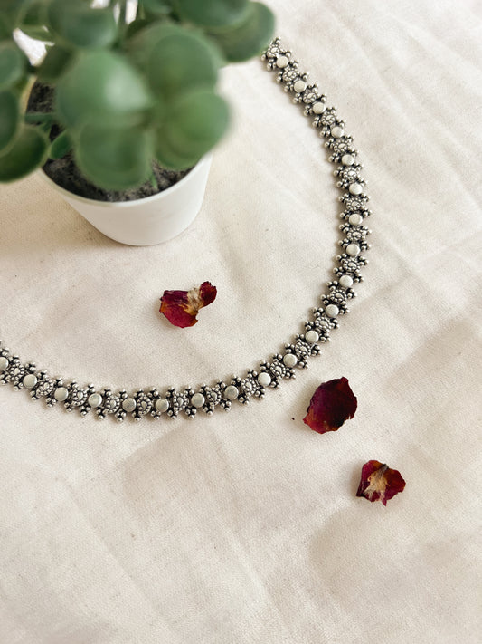Nayanika paisley chain choker in sterling silver