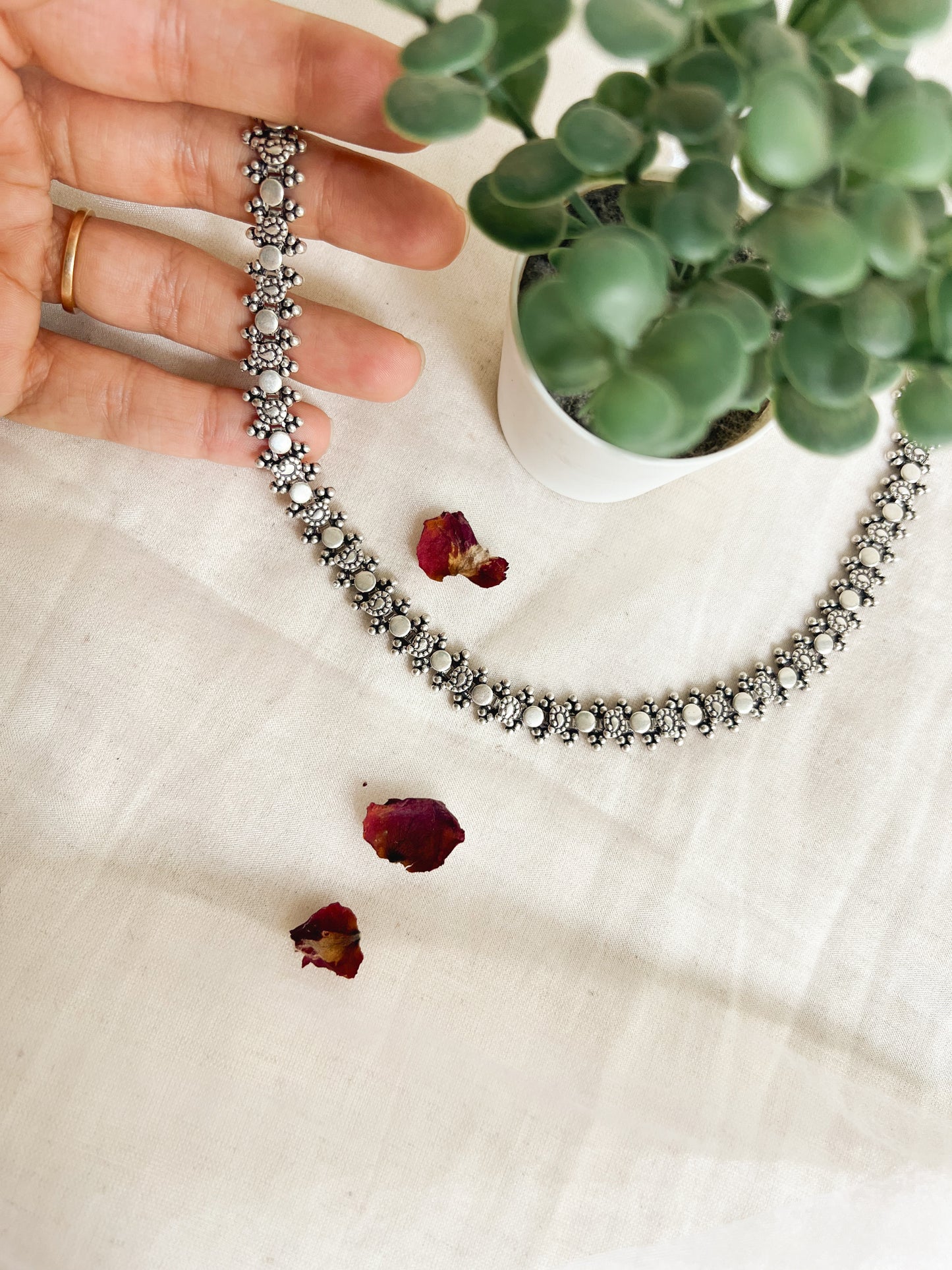 Nayanika paisley chain choker in sterling silver