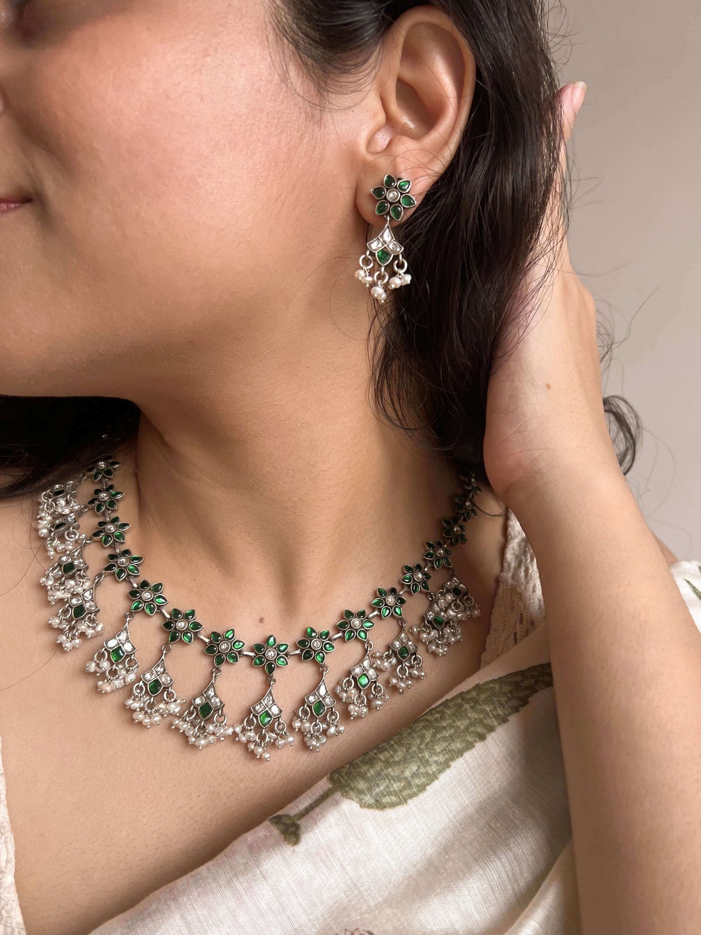 Madhvi emerald green kundan necklace set