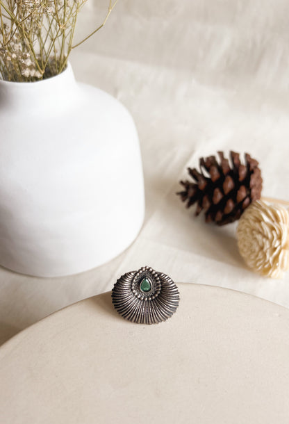 Mugdha silver ring with green onyx detail