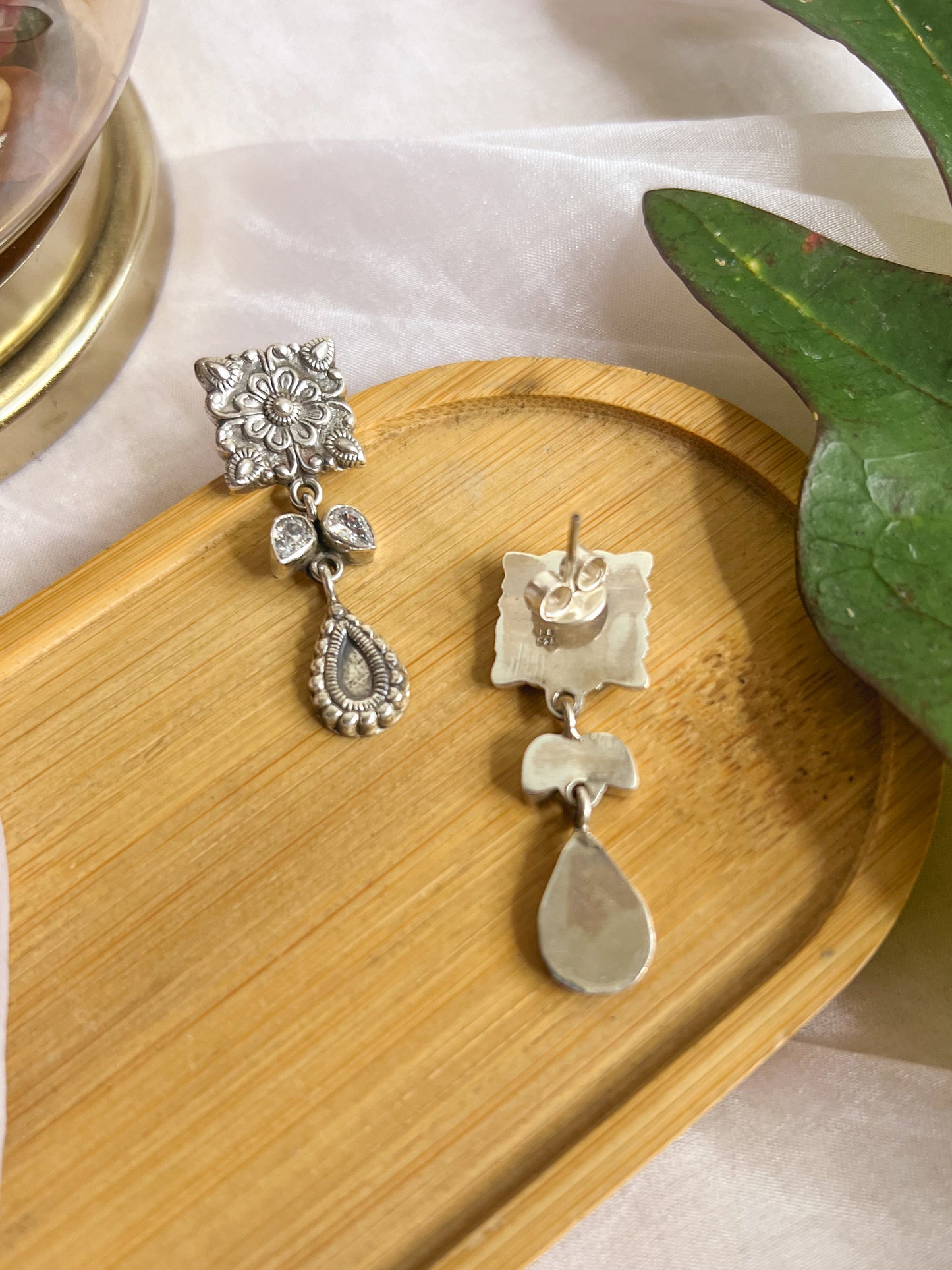 Riva silver earring with kundan detail