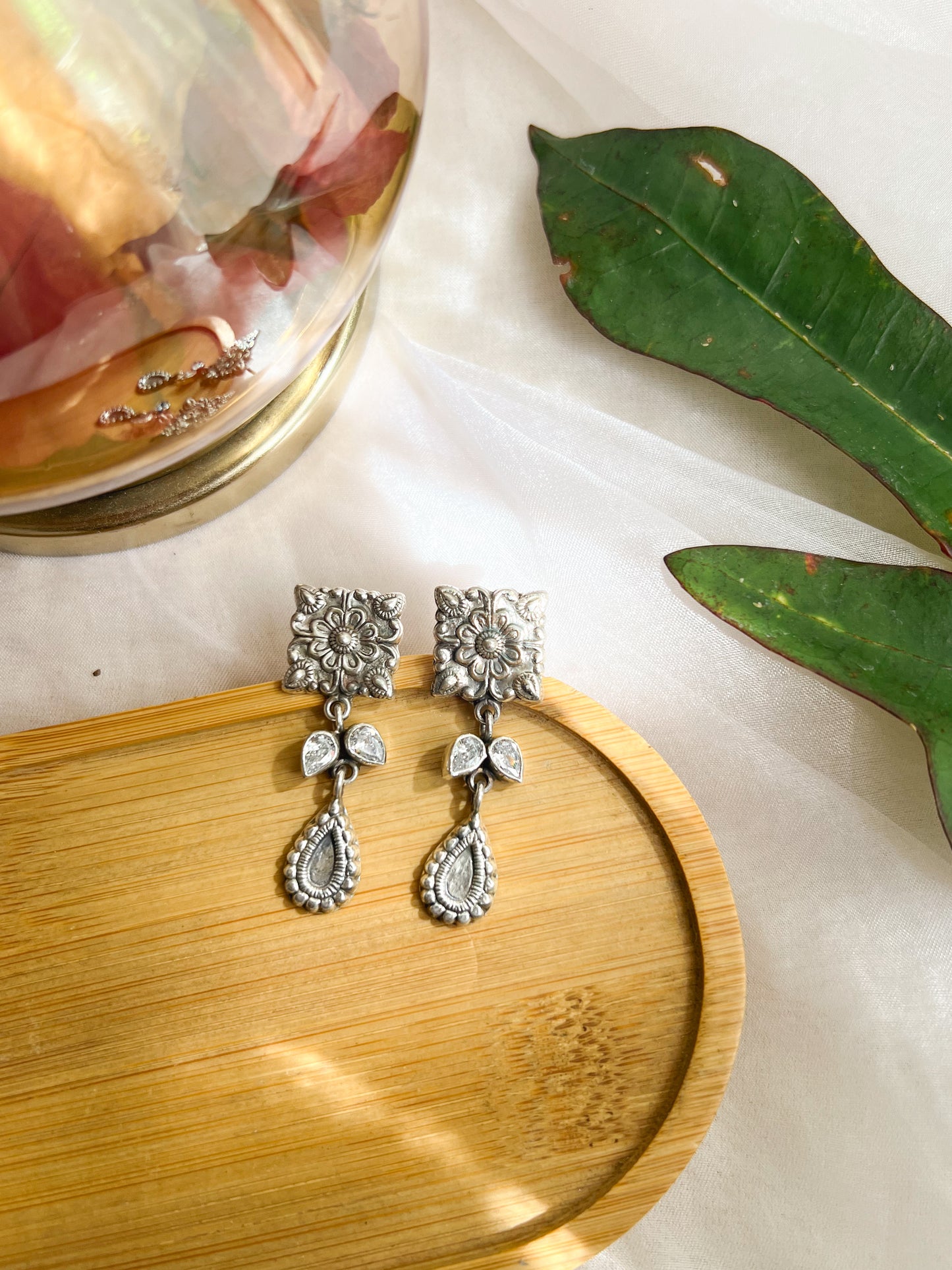 Riva silver earring with kundan detail