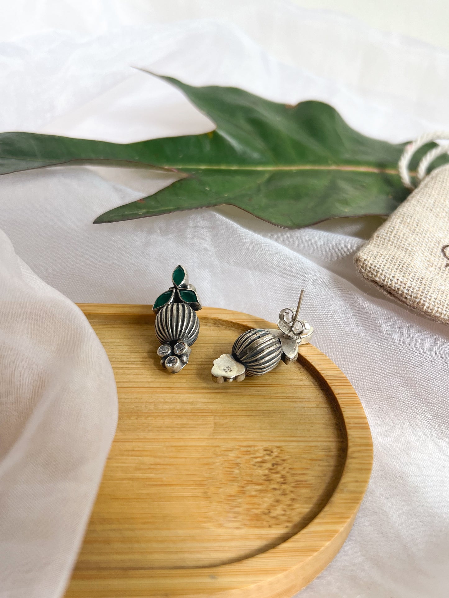 Ananas oxidised silver studs with green onyx