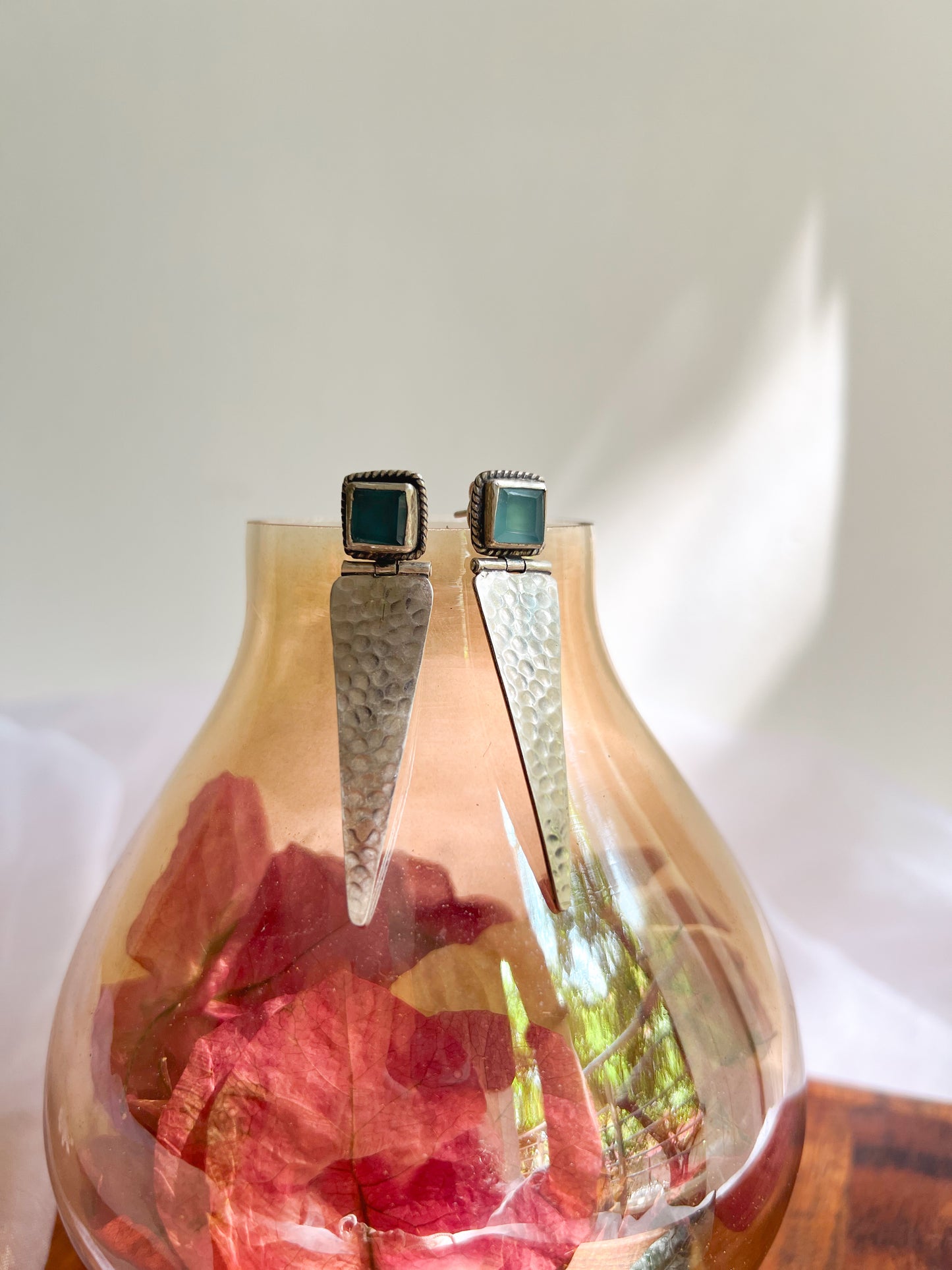 Vajra hammered silver earring with aquamarine stones