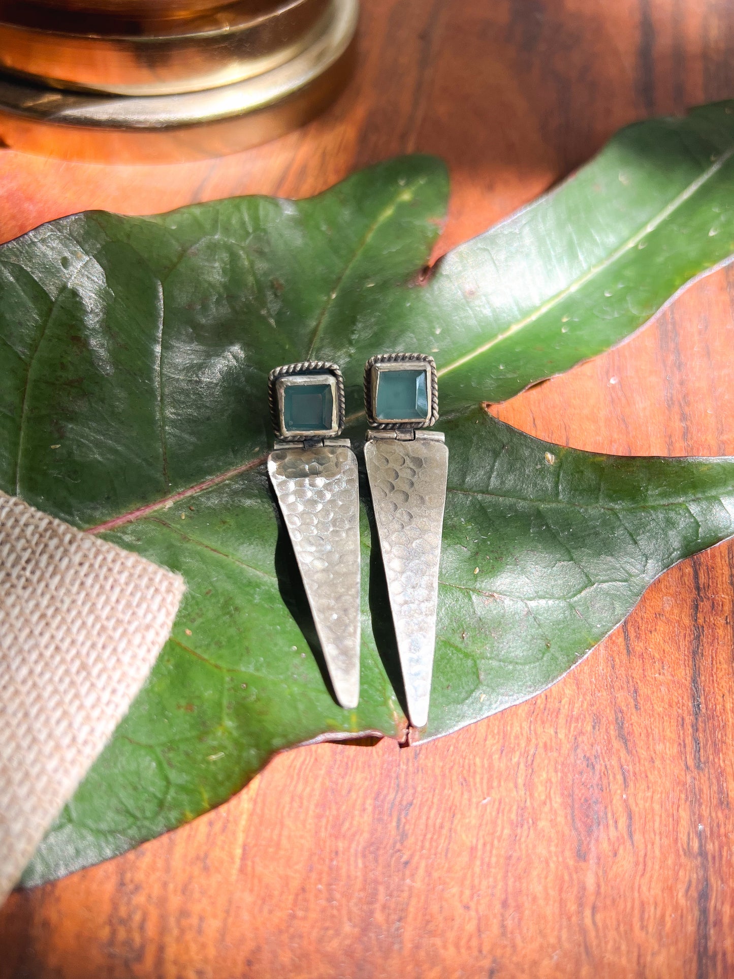 Vajra hammered silver earring with aquamarine stones