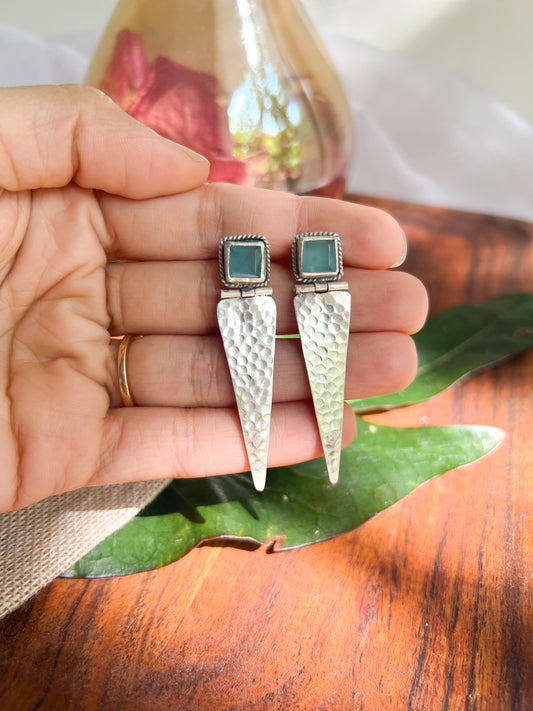 Vajra hammered silver earring with aquamarine stones