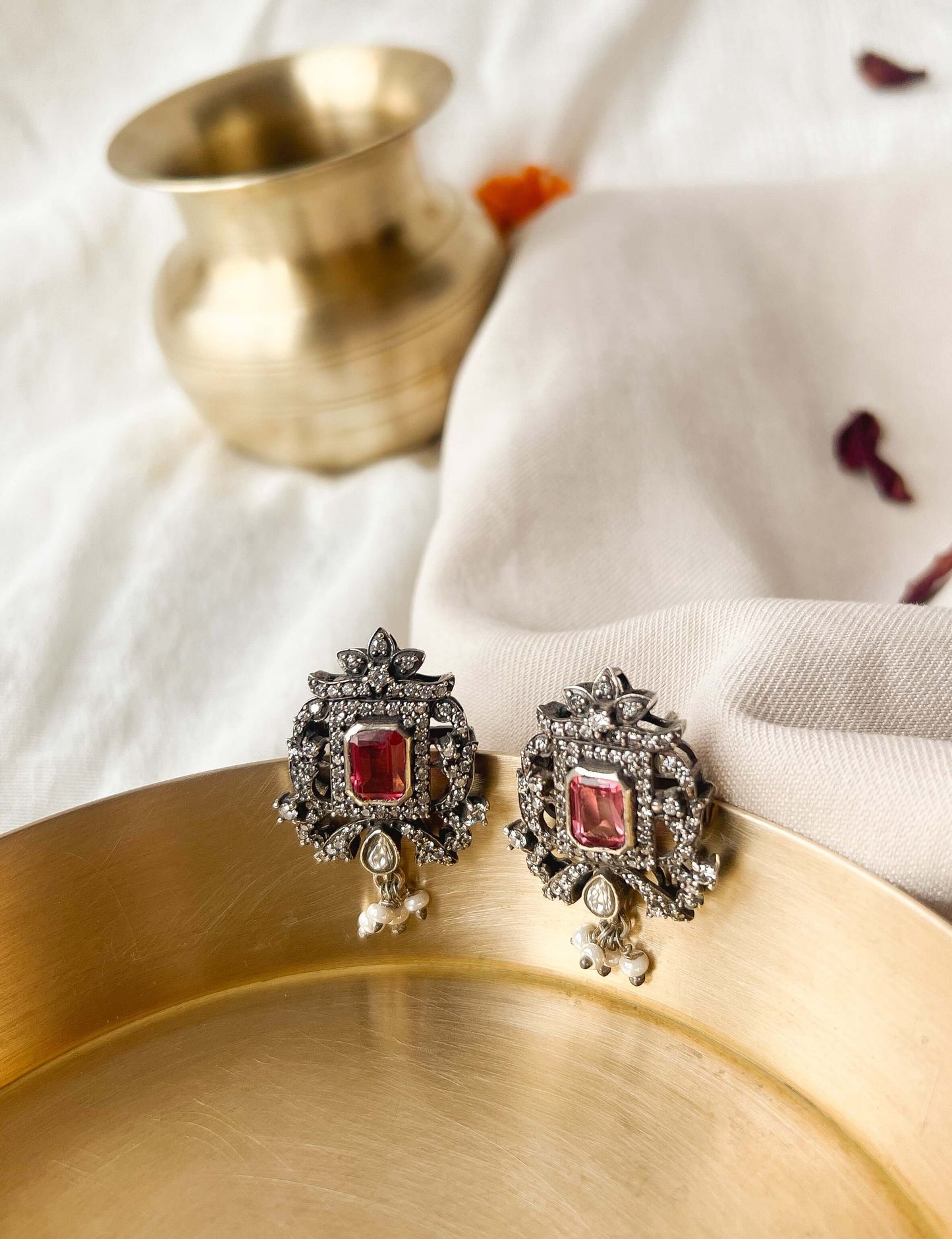 Victoria silver studs with zircon frosting and ruby onyx