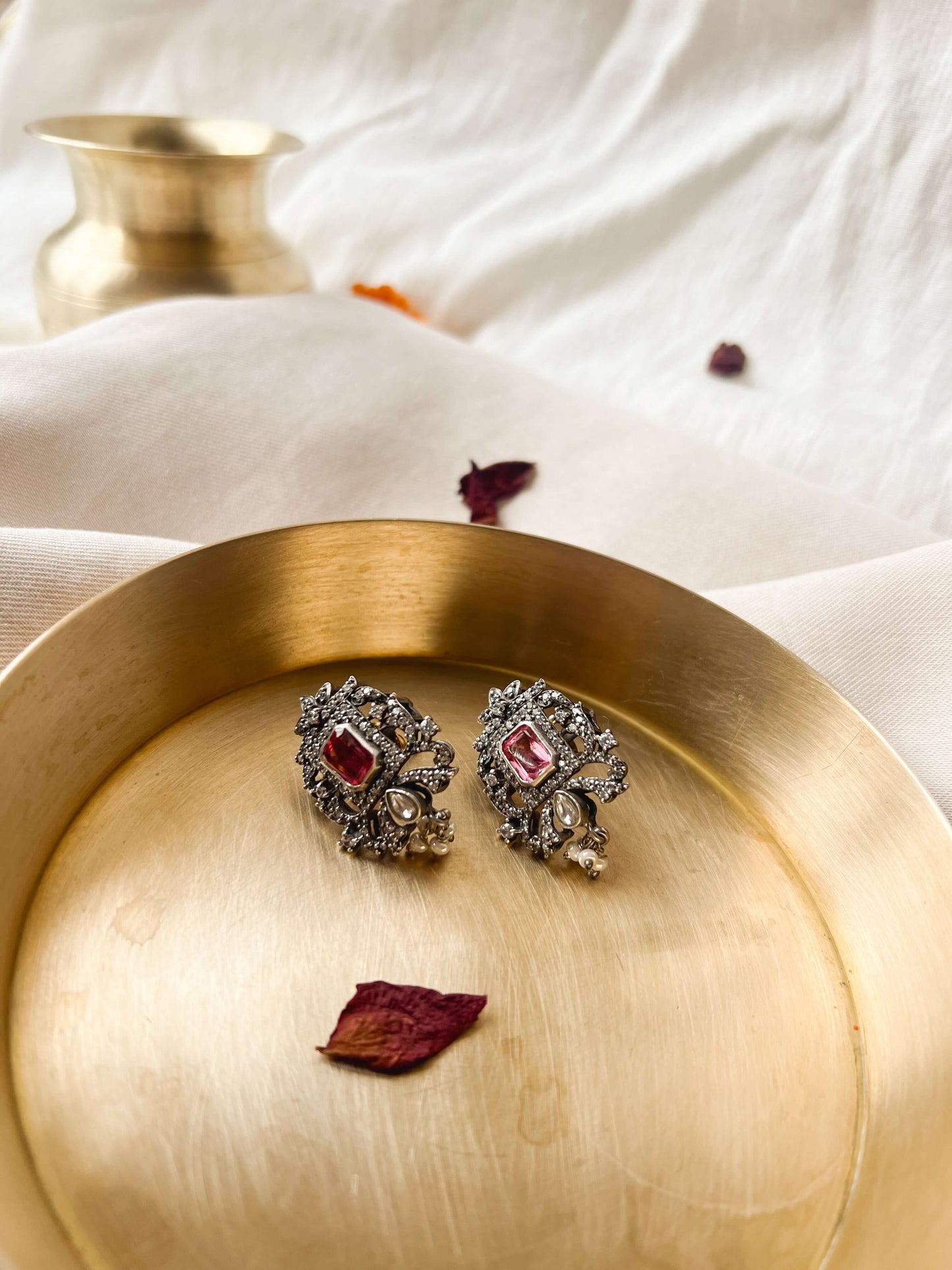 Victoria silver studs with zircon frosting and ruby onyx