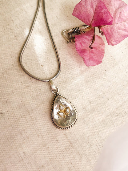 Boond clear quartz stone silver pendant with kundan detail (without chain)