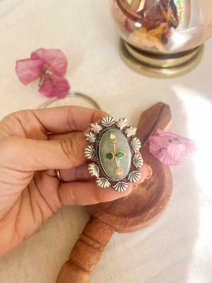 Surajmukhi jade quartz kundan pendant in silver (without chain)