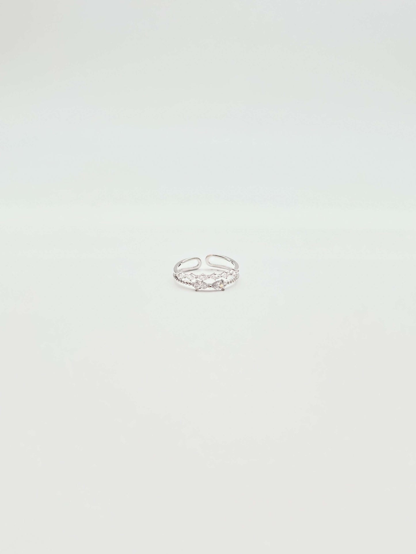 Mei silver ring with zircons