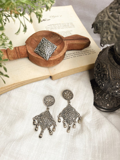 Chausar oxidised silver ring (adjustable)