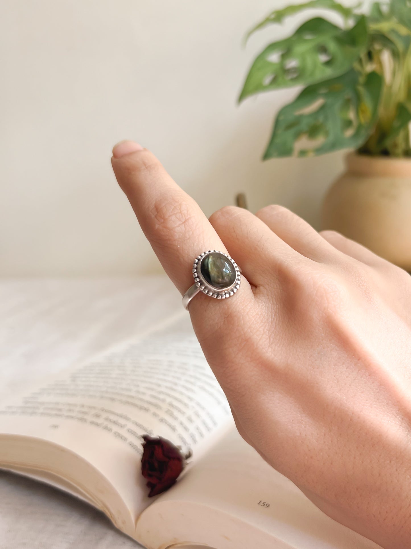 Aarzoo silver ring with green labrodite (adjustable)