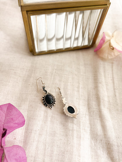 Sahar fish hook earring in silver with black onyx stone