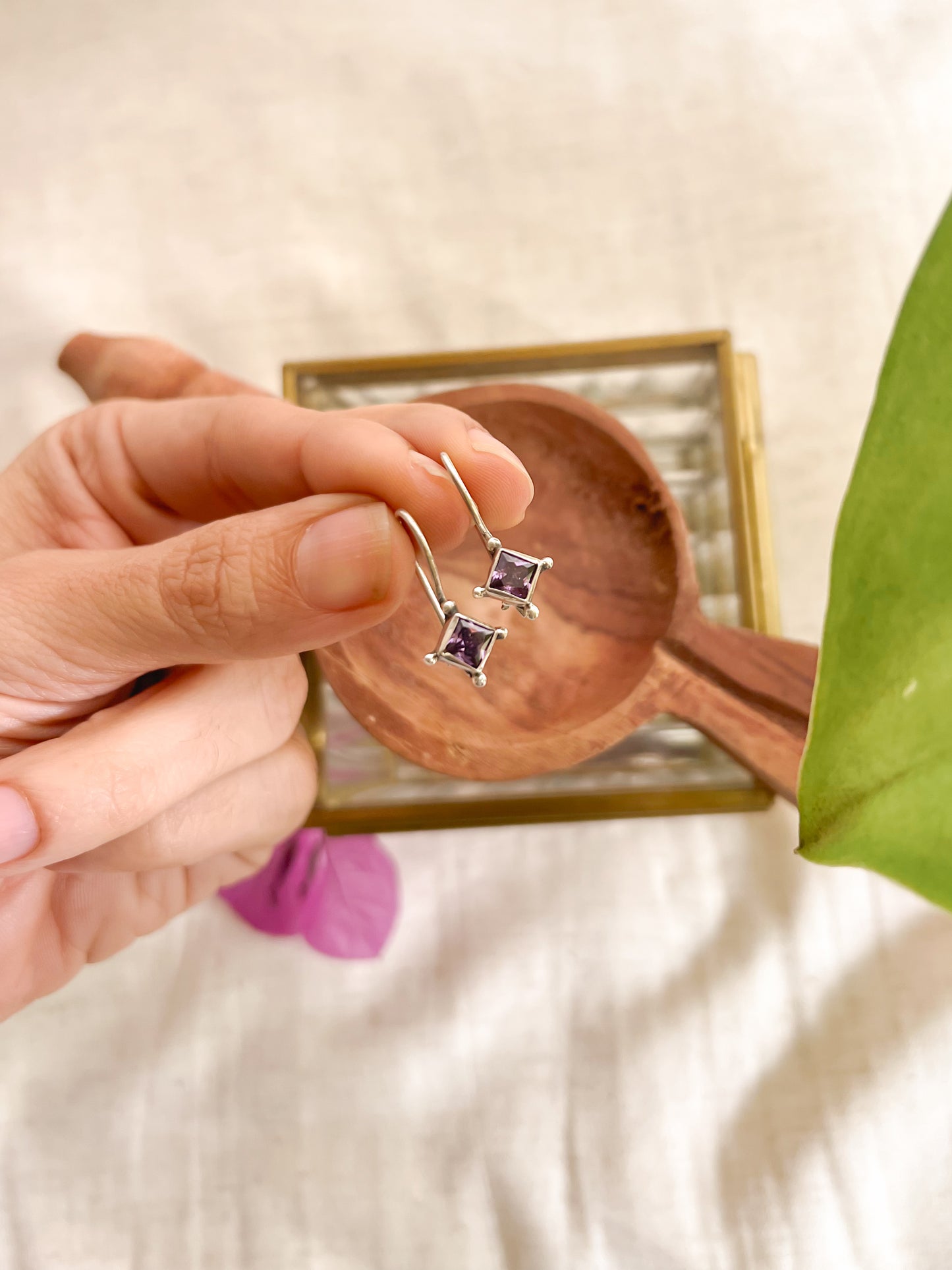 Sidra fish hook in silver with colored stone (3 color variants)