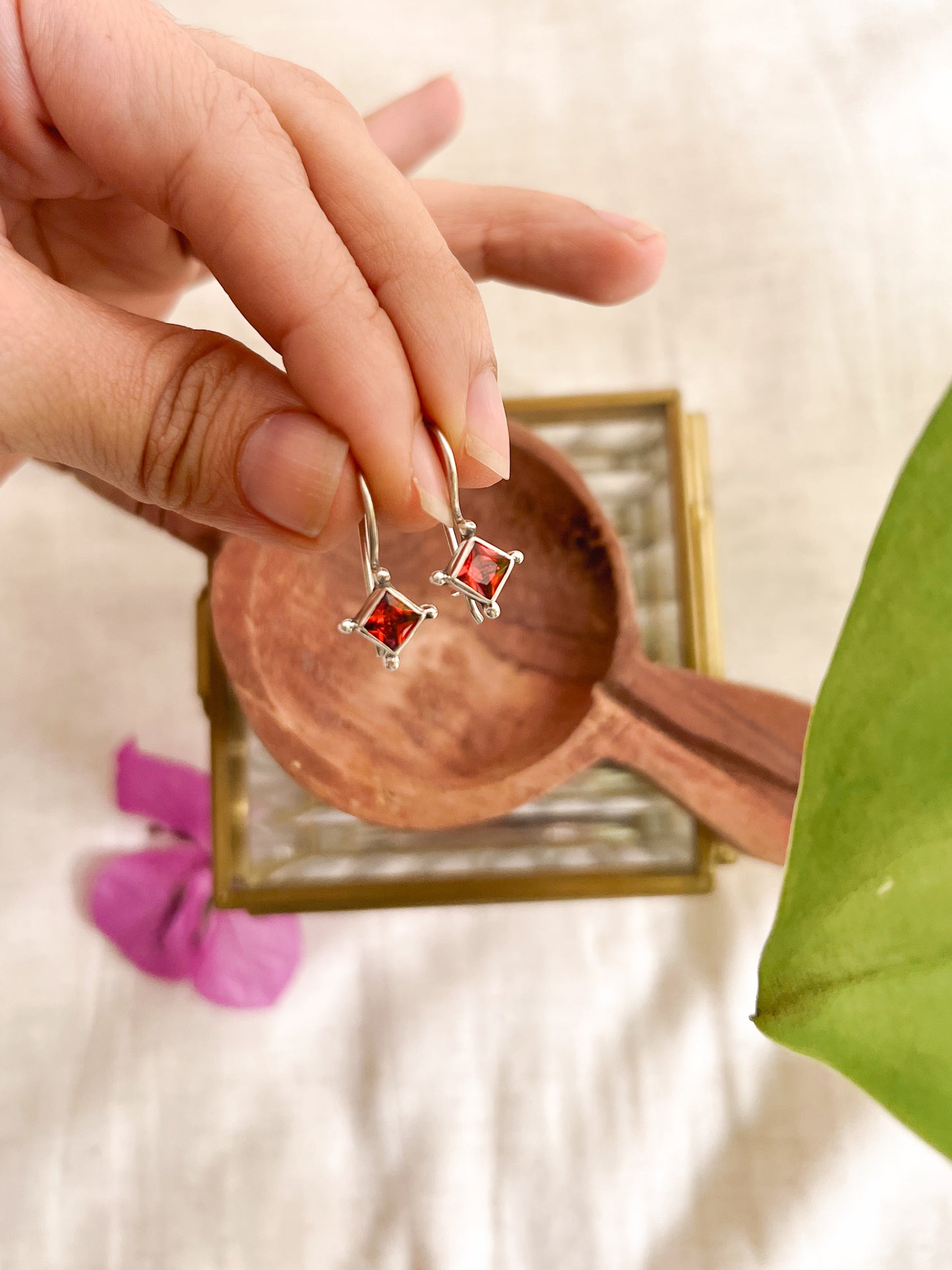 Sidra fish hook in silver with colored stone (3 color variants)