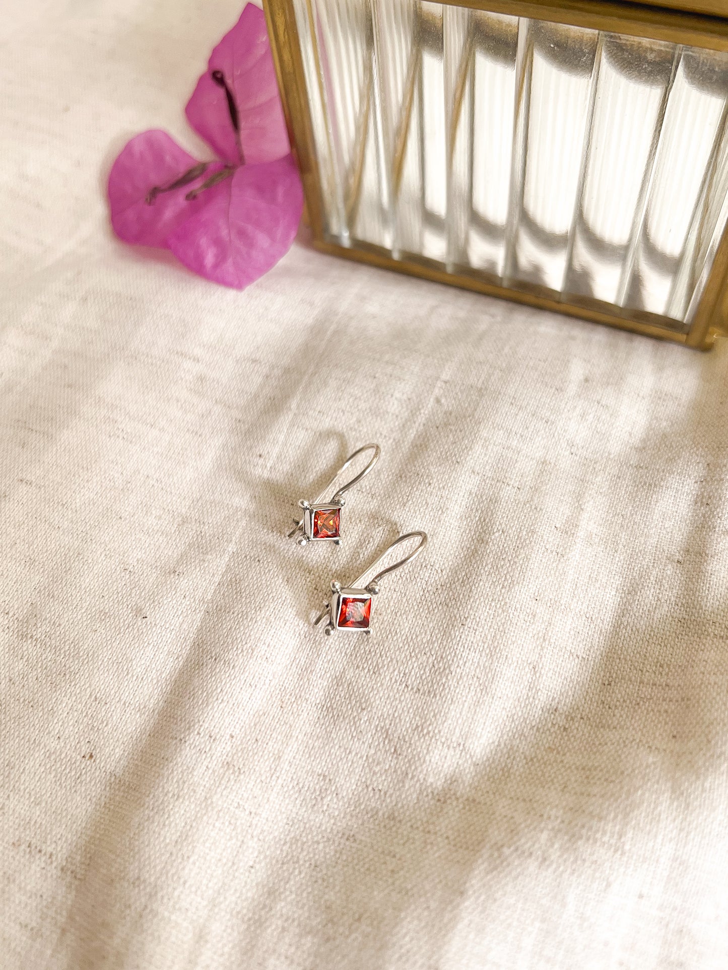 Sidra fish hook in silver with colored stone (3 color variants)