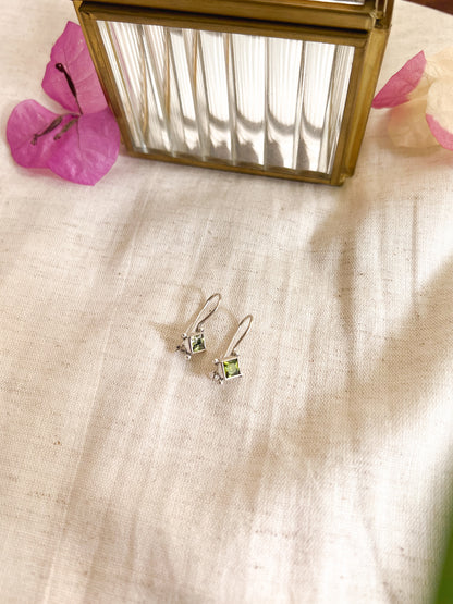 Sidra fish hook in silver with colored stone (3 color variants)