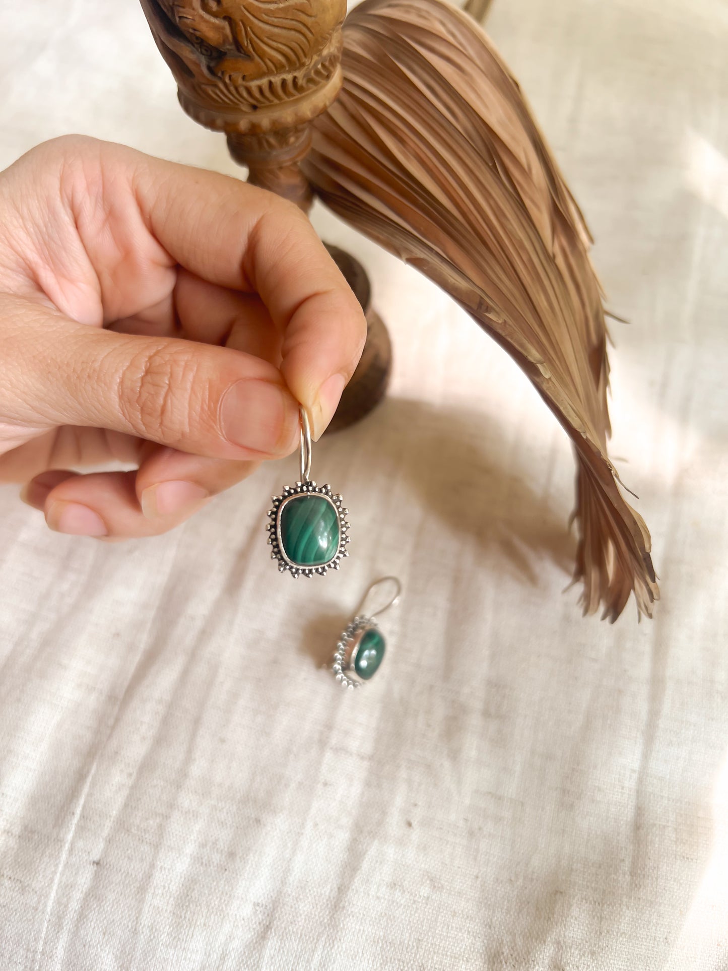 Kuja fish hooks in silver with green malachite stone