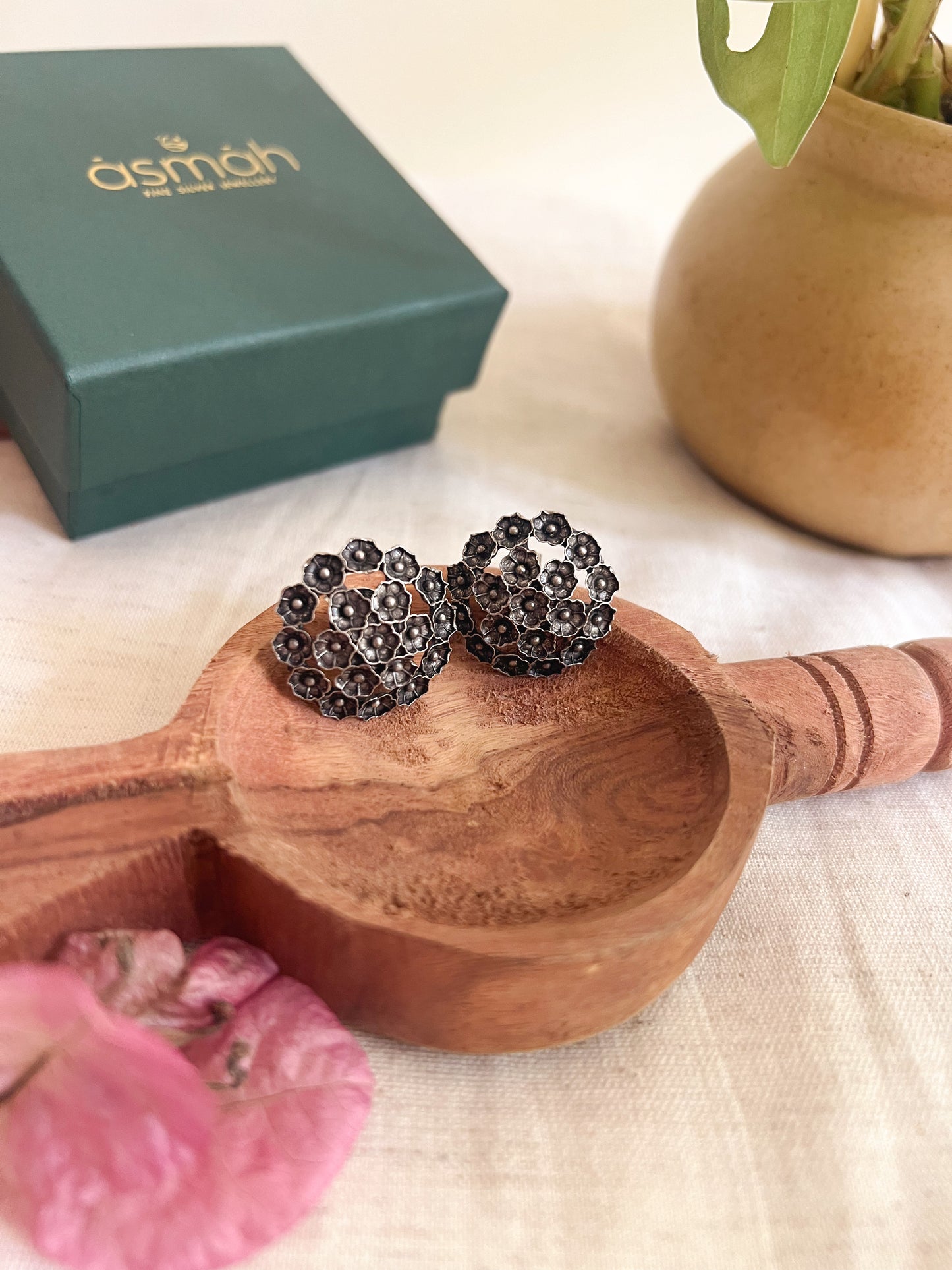 Guldasta studs in sterling silver