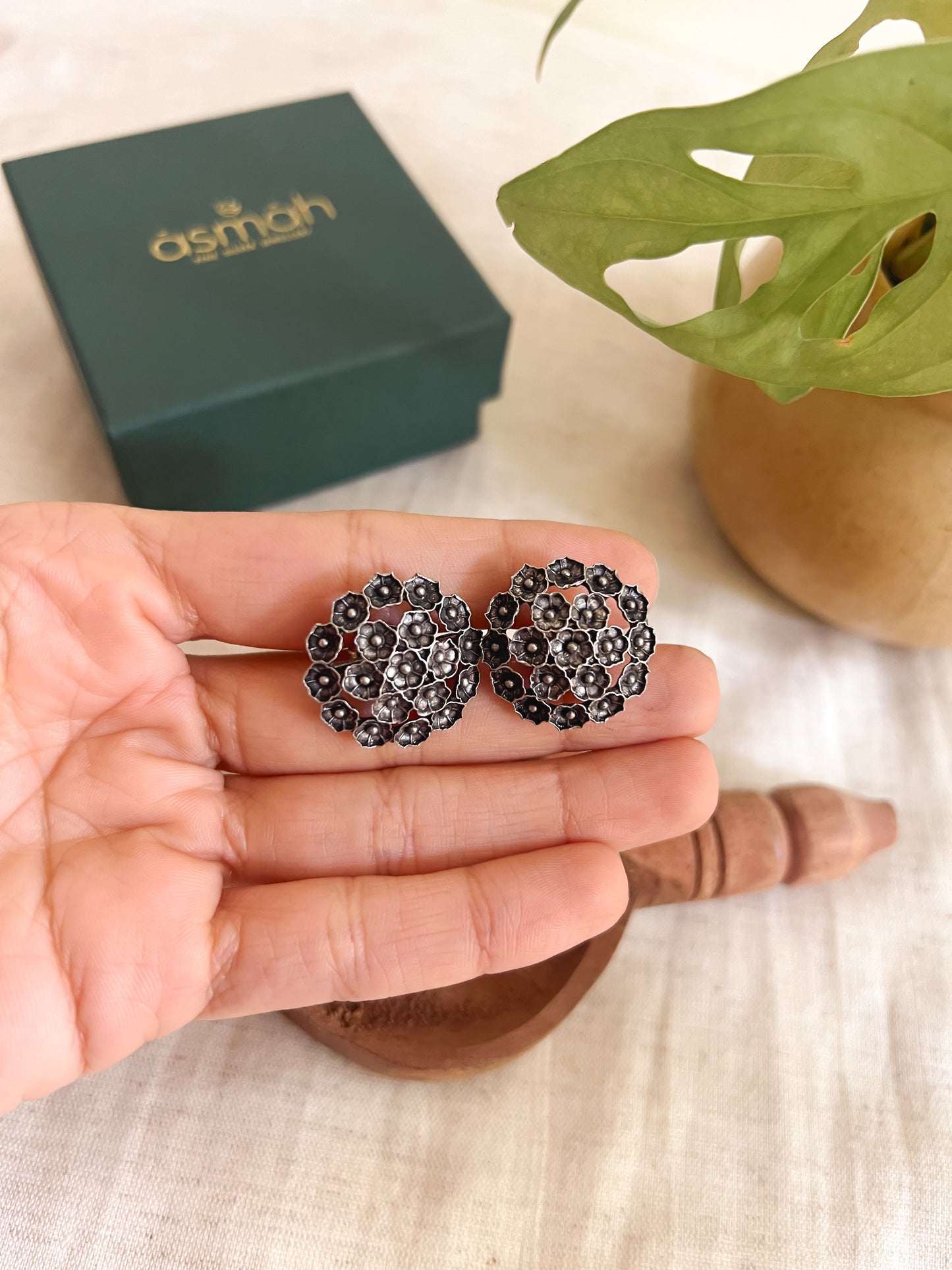 Guldasta studs in sterling silver