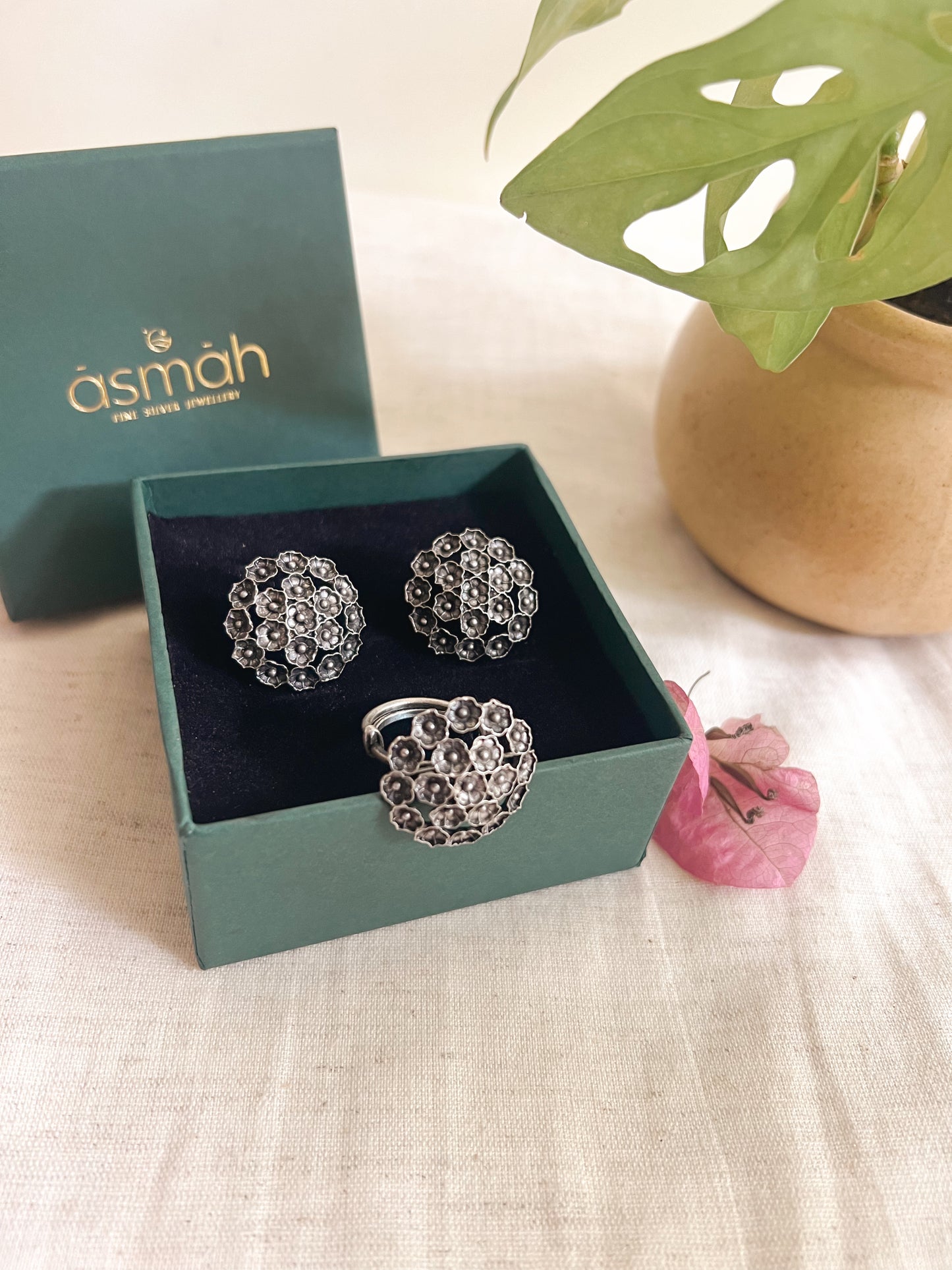 Guldasta studs in sterling silver