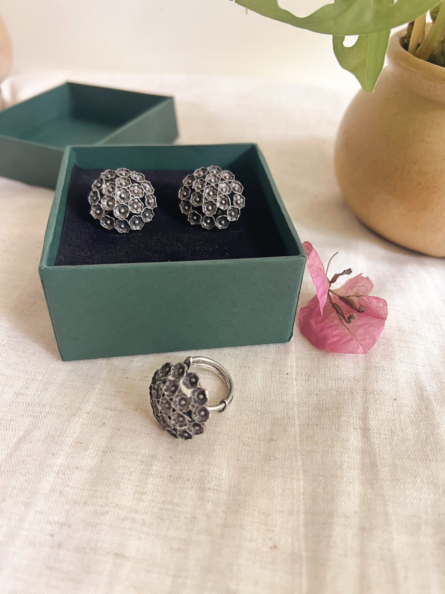 Guldasta ring in sterling silver (adjustable)