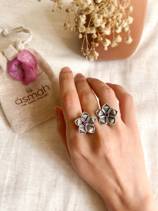 Mahua oxidised ring with flower motif (adjustable)