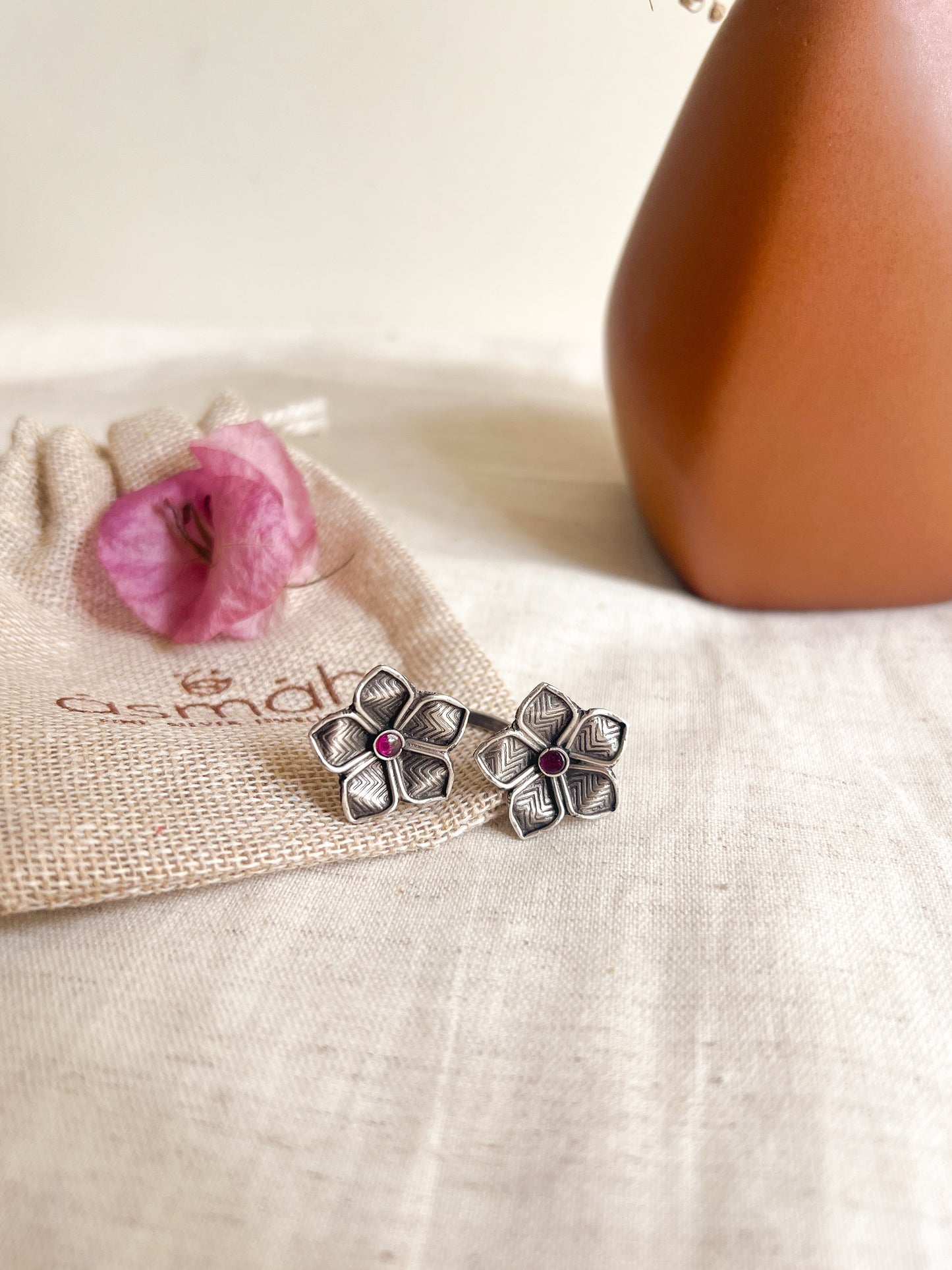 Mahua oxidised ring with flower motif (adjustable)