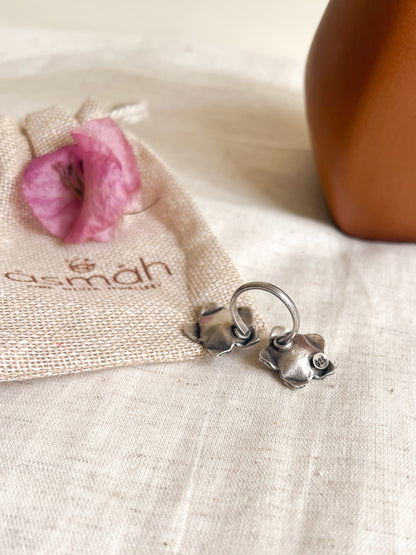 Mahua oxidised ring with flower motif (adjustable)