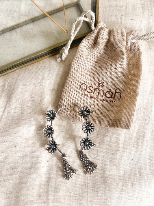 Nirvi earcuffs in silver with with chain danglers