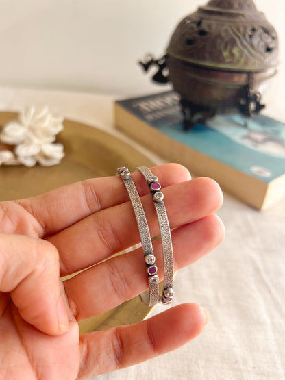 Savi oxidised bangle with ruby and zircon stone (for 1 pc)