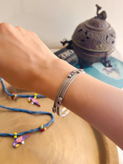 Savi oxidised bangle with ruby and zircon stone (for 1 pc)