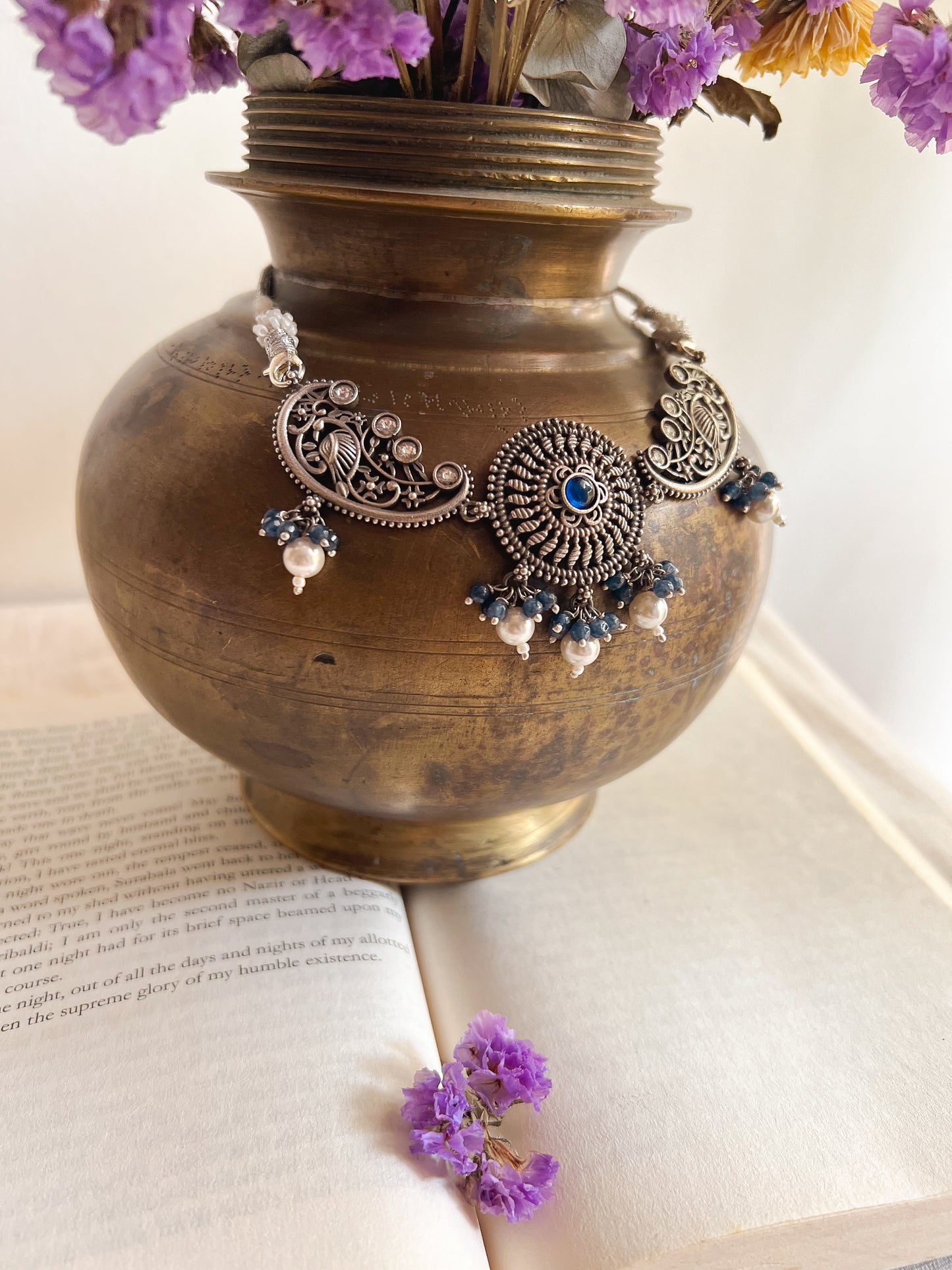 Parigul intricate choker in sterling silver with  blue sodaite stone