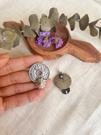 Sikka studs in silver with hammered detail
