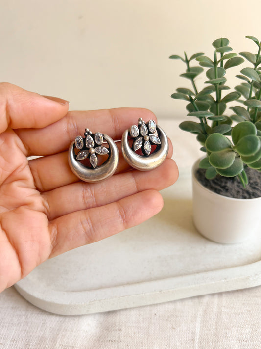 Chand phool silver studs with kundan detail