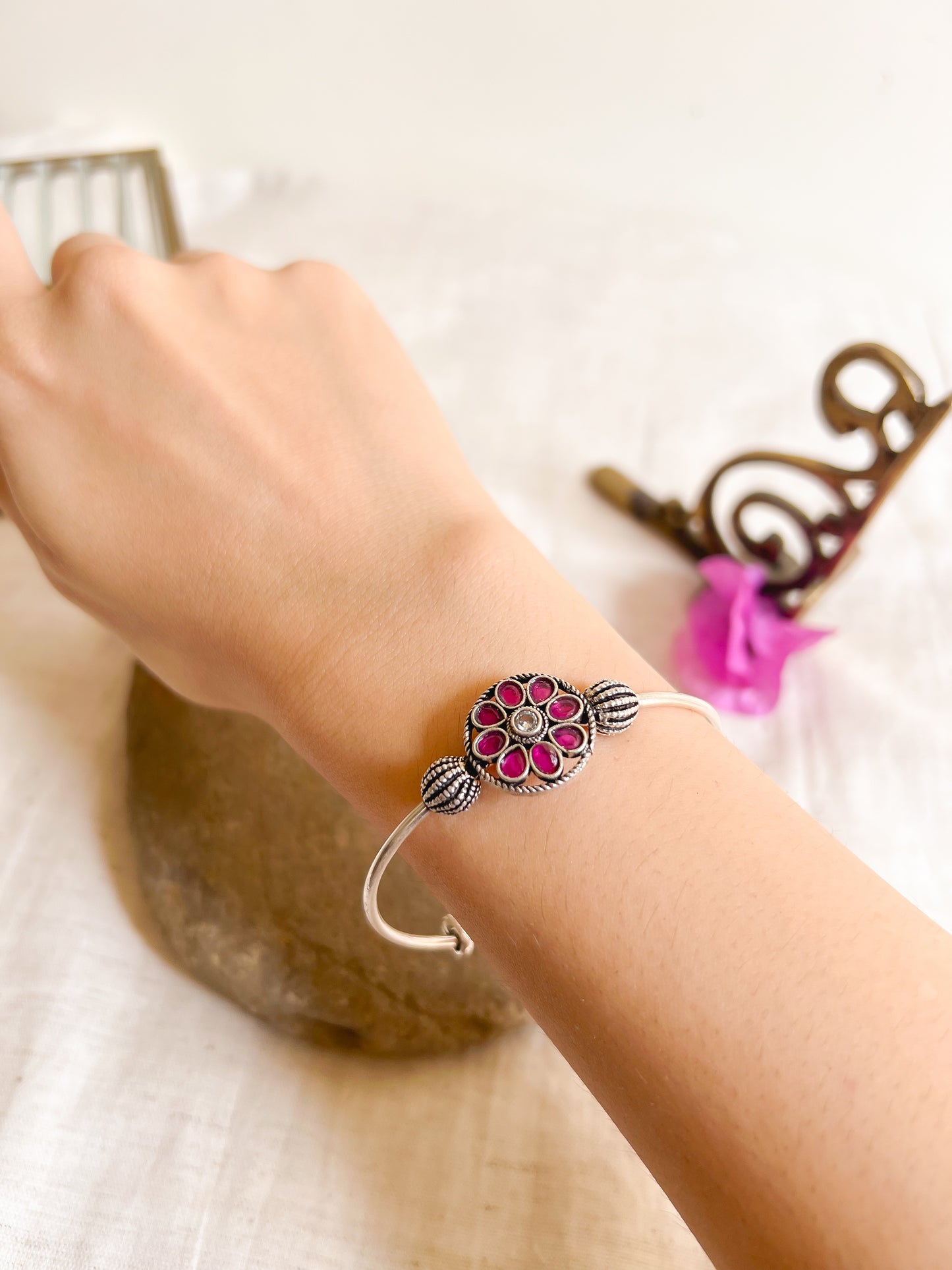 Manjri kada in silver with kundan details and silver beads (adjustable)