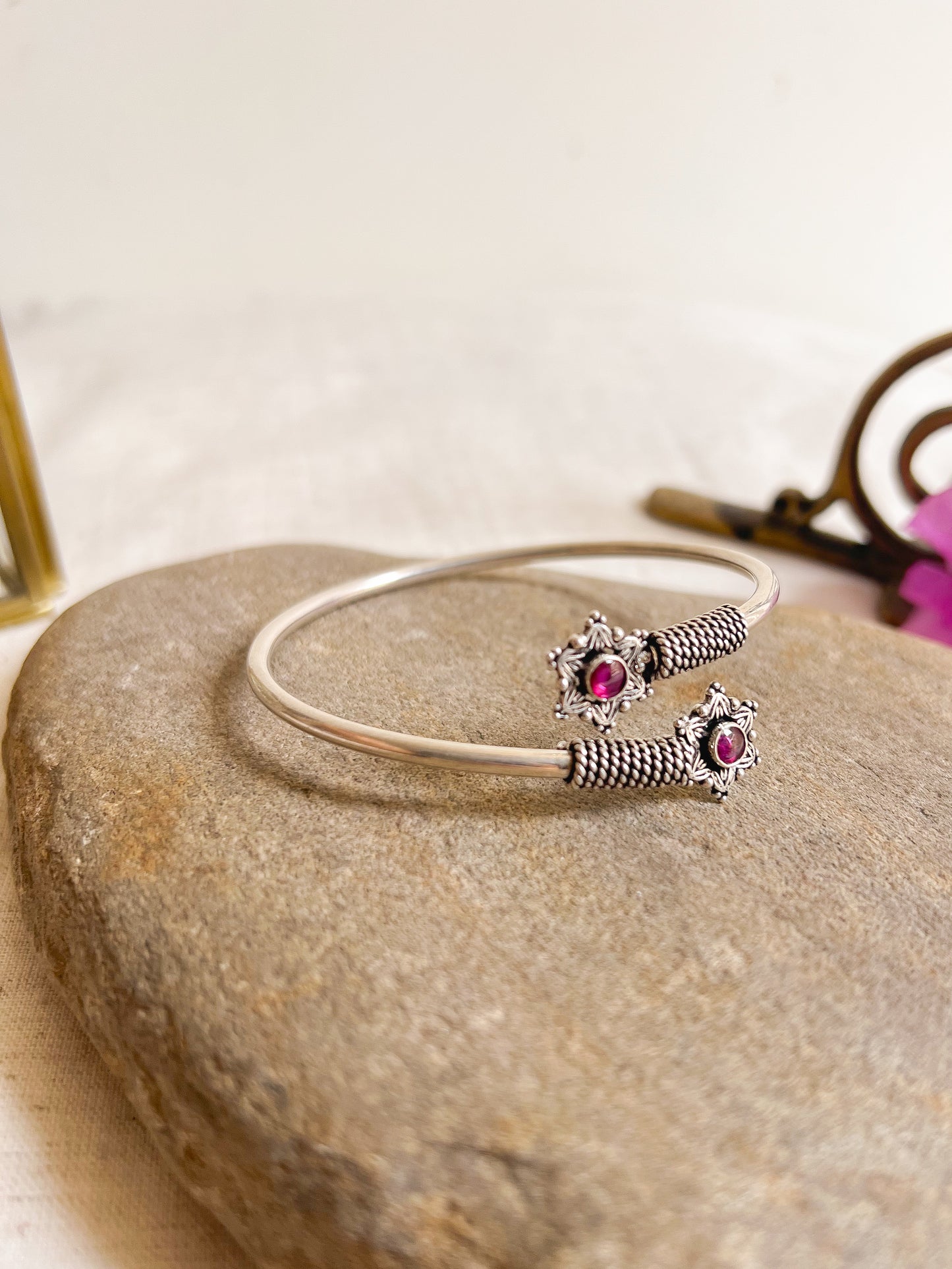Roma ruby pink flower detail silver Kada