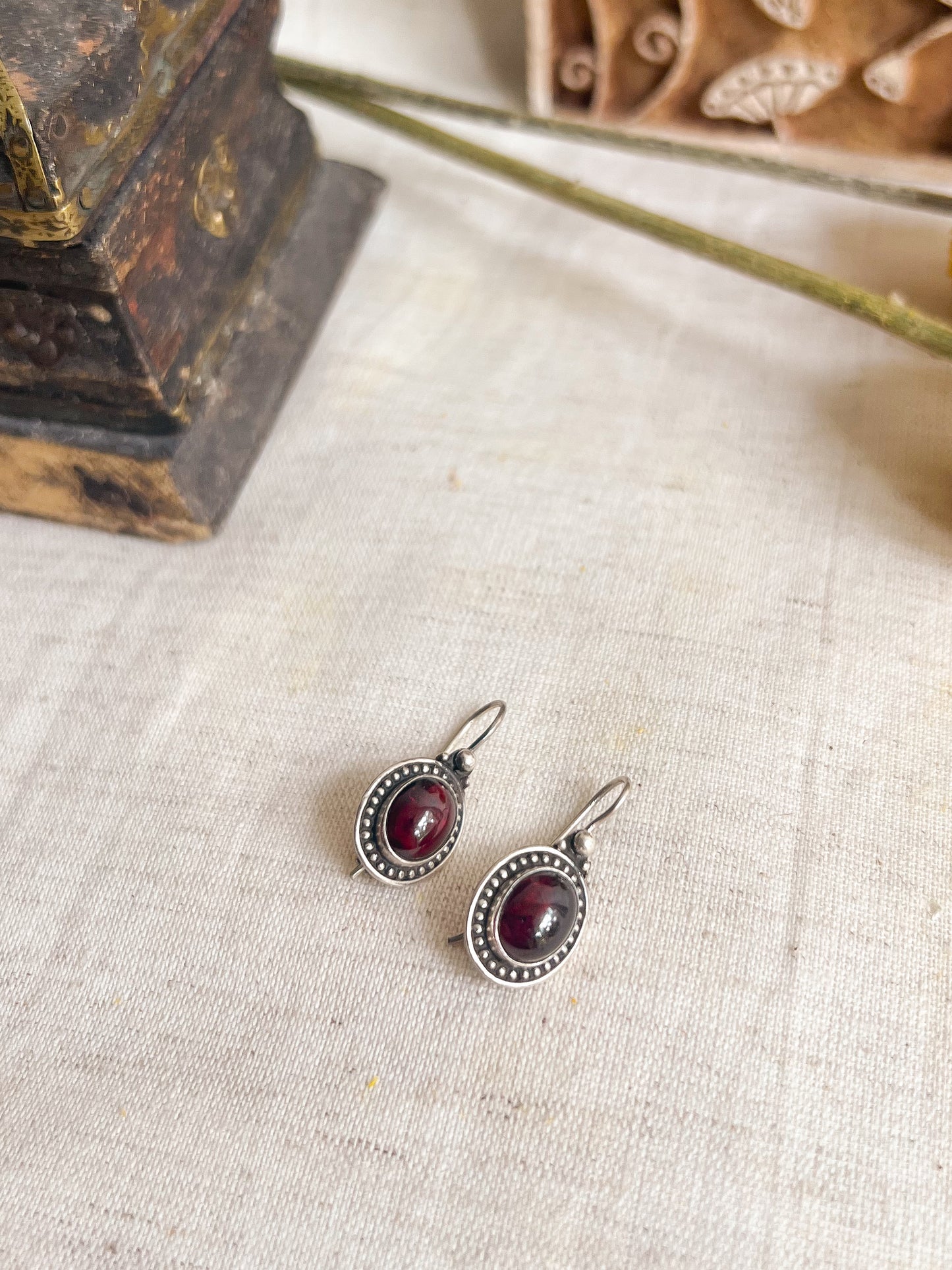 Ruha fish hooks with garnet stone